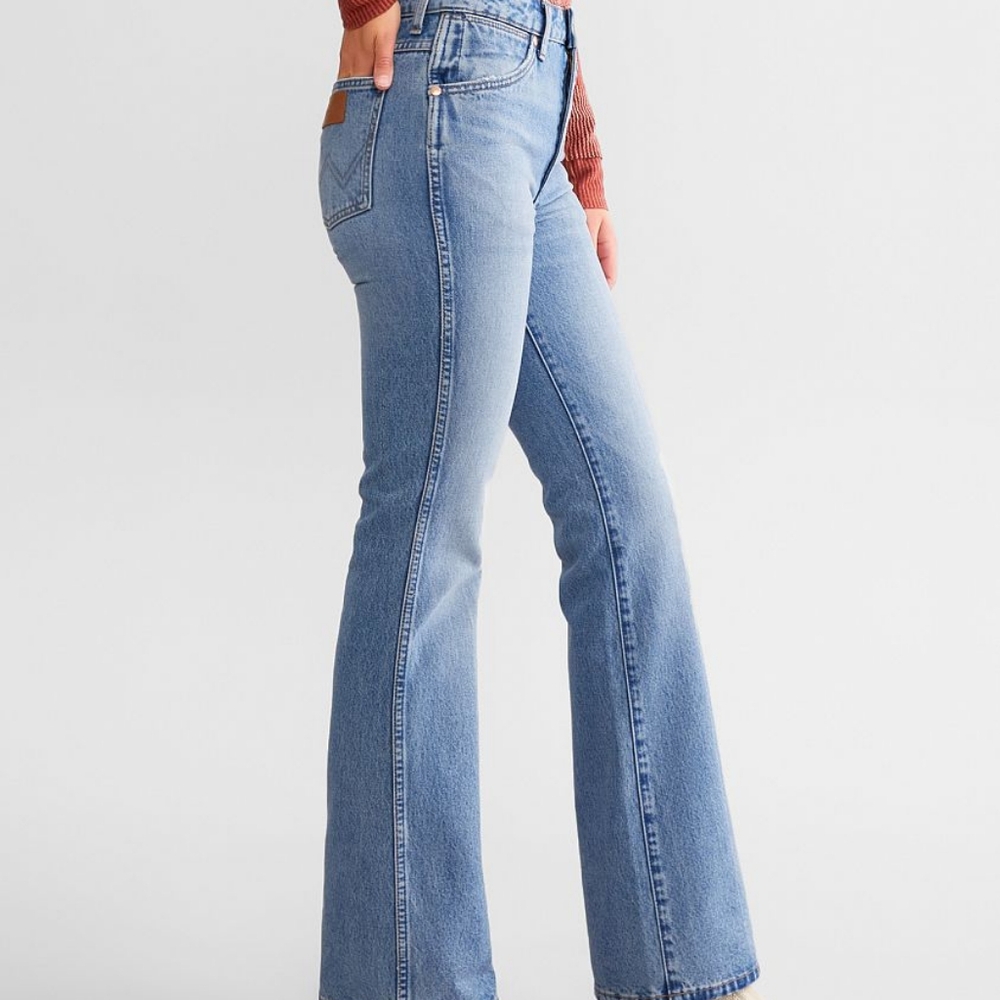 Wrangler Light Blue High-Rise Wide Leg Jeans - Picture 3 of 9